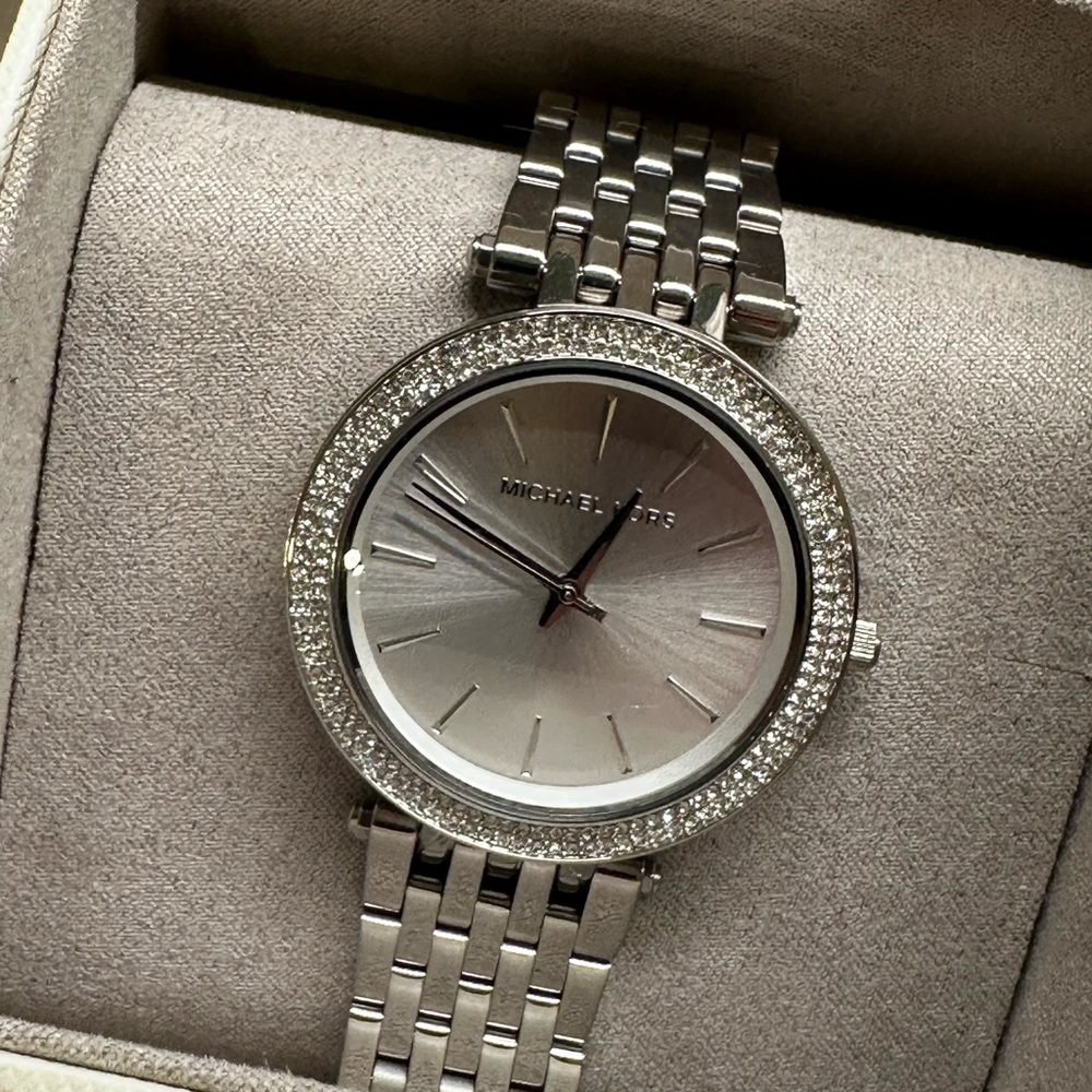 Michael Kors Cream Gift Box